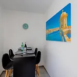 Perfect Location, Cosy 1br