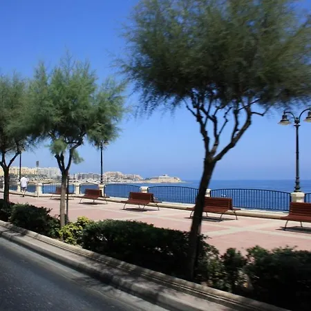 Perfect Location, Cosy 1br Appartement