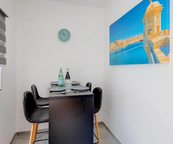 Perfect Location, Cosy 1br Appartement Sliema