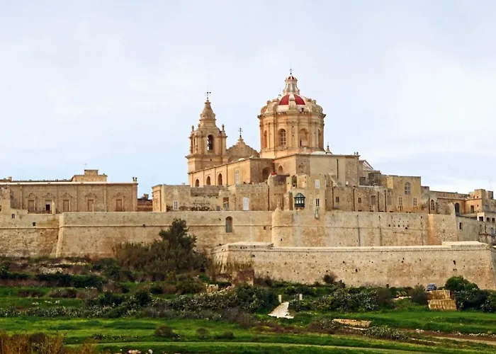 Perfect Location, Cosy 1br Appartement